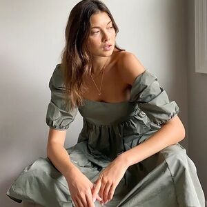 Aritzia Wilfred gray green puff sleeve Serenade midi dress - size Medium (M)